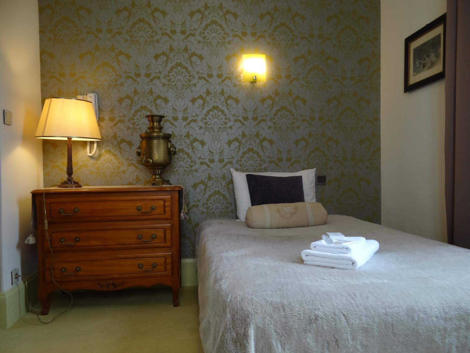 Hotel California Виши Номер фото