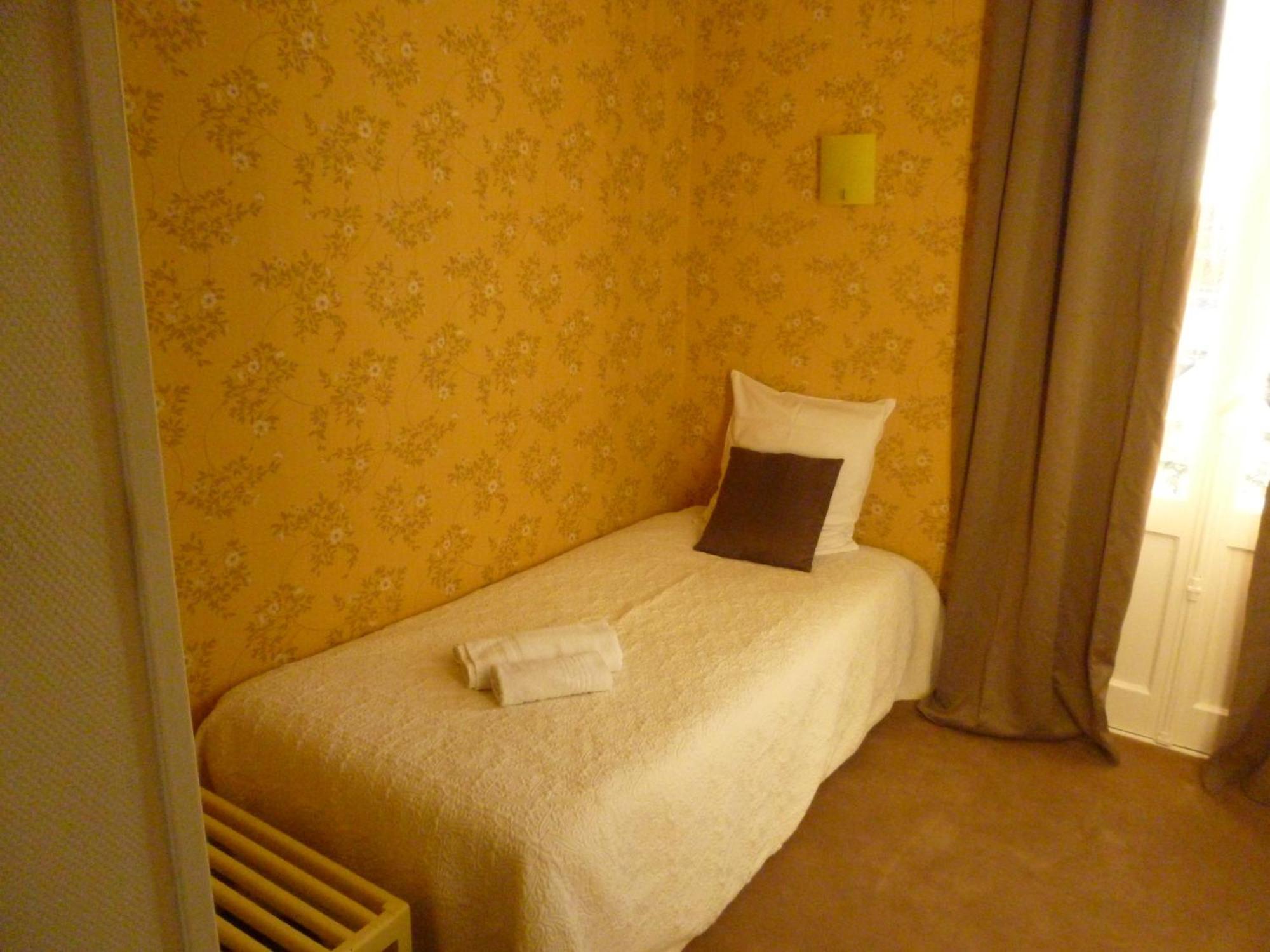 Hotel California Виши Номер фото